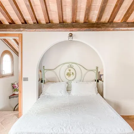 Charming Tuscan Borgo Il Massera * Monteverdi Marittimo