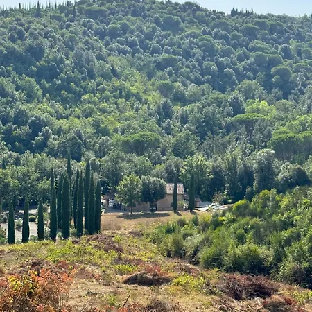 Willa Charming Tuscan Borgo Il Massera