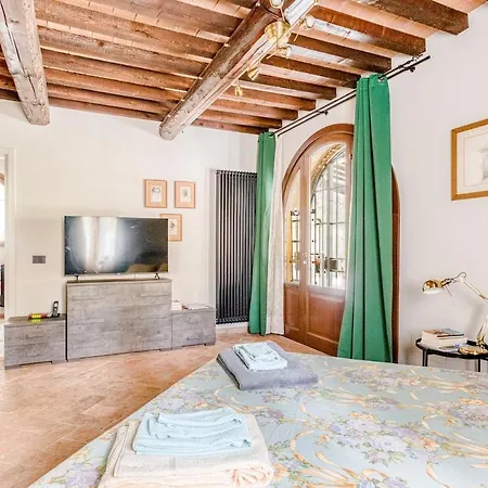 Willa Charming Tuscan Borgo Il Massera