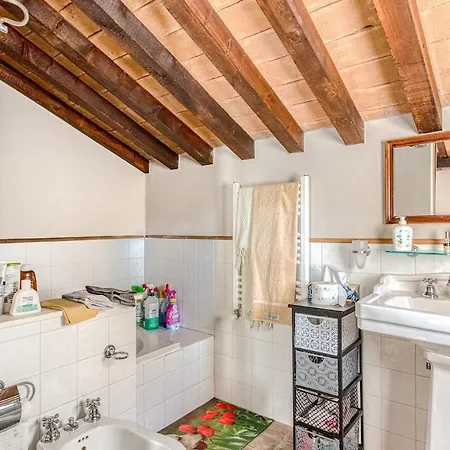 Charming Tuscan Borgo Il Massera