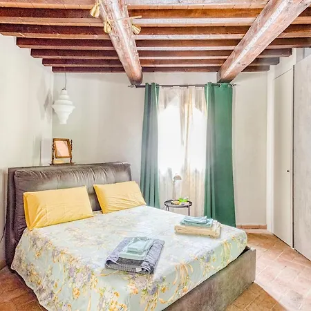 Willa Charming Tuscan Borgo Il Massera