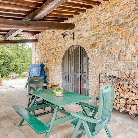 Willa Charming Tuscan Borgo Il Massera